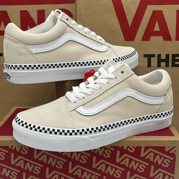 Vans WMNS Tan and White Sneakers Old Skool
Checkerboard Foxing Turtl
VN0A7Q2JDJR - Picture 9 of 16